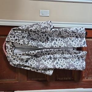 Short sleeved open front blazer